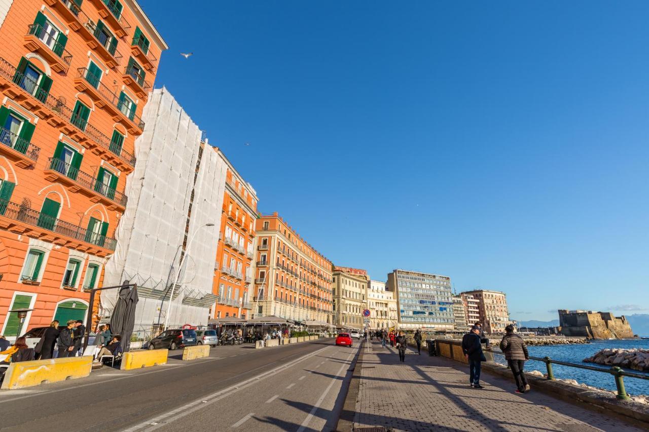 Parthenope'S Eye On The Seafront By Napoliapartments Buitenkant foto